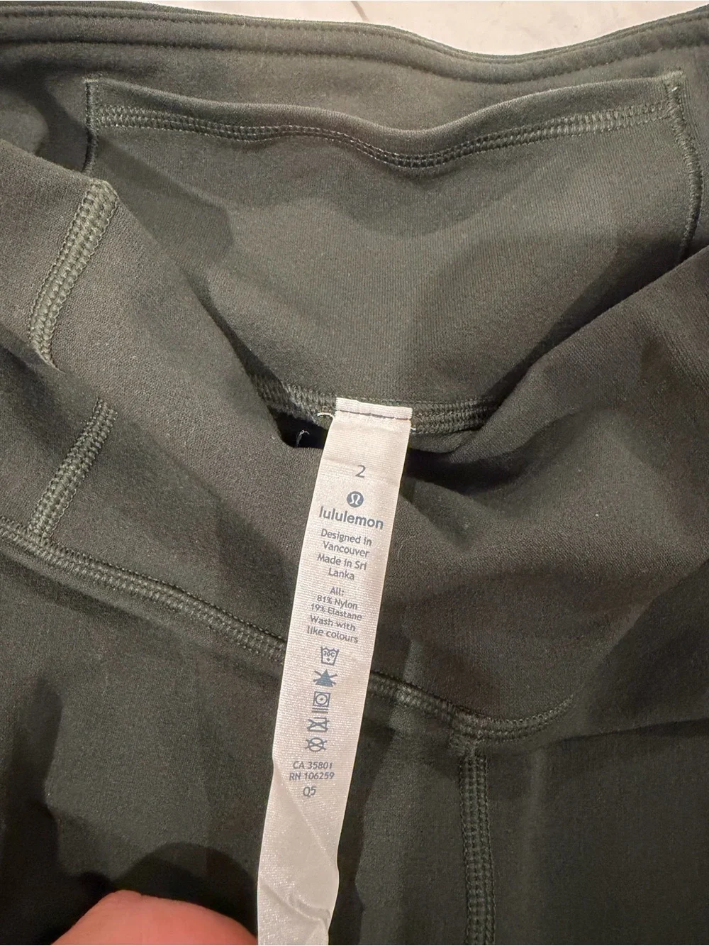 Lululemon Reveal Tight Lattice Paisley 28 inches Size 2